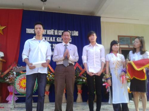 Trường CĐN Thủy sản miền Bắc dự khai giảng tại Trung tâm dạy nghề và GDTX Huyện Tiên Lãng và Vĩnh Bảo